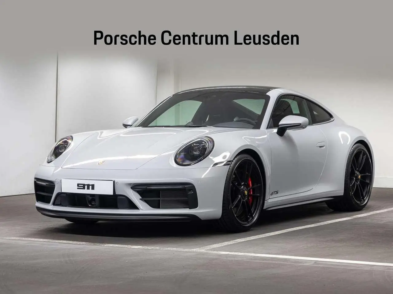 Photo 1 : Porsche 992 2024 Essence