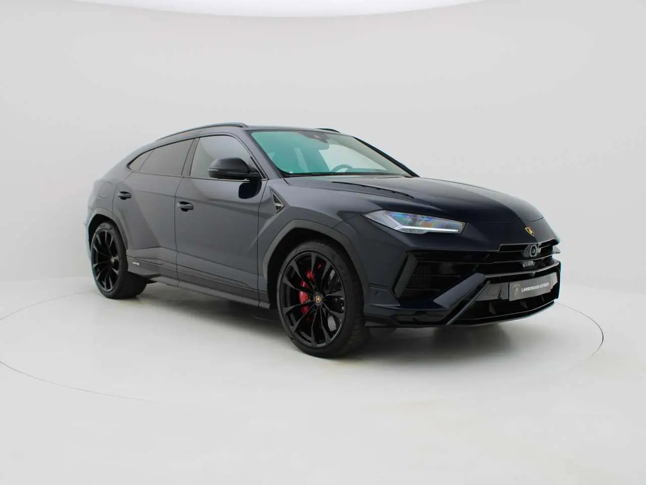 Photo 1 : Lamborghini Urus 2023 Petrol