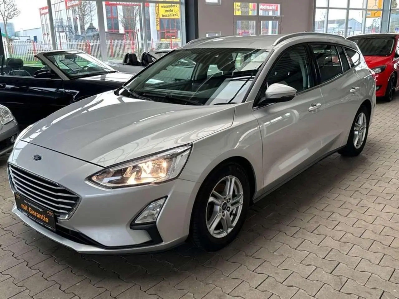 Photo 1 : Ford Focus 2019 Petrol