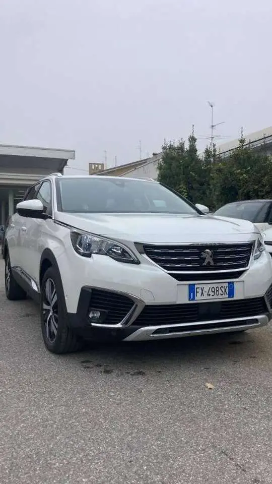 Photo 1 : Peugeot 5008 2019 Diesel