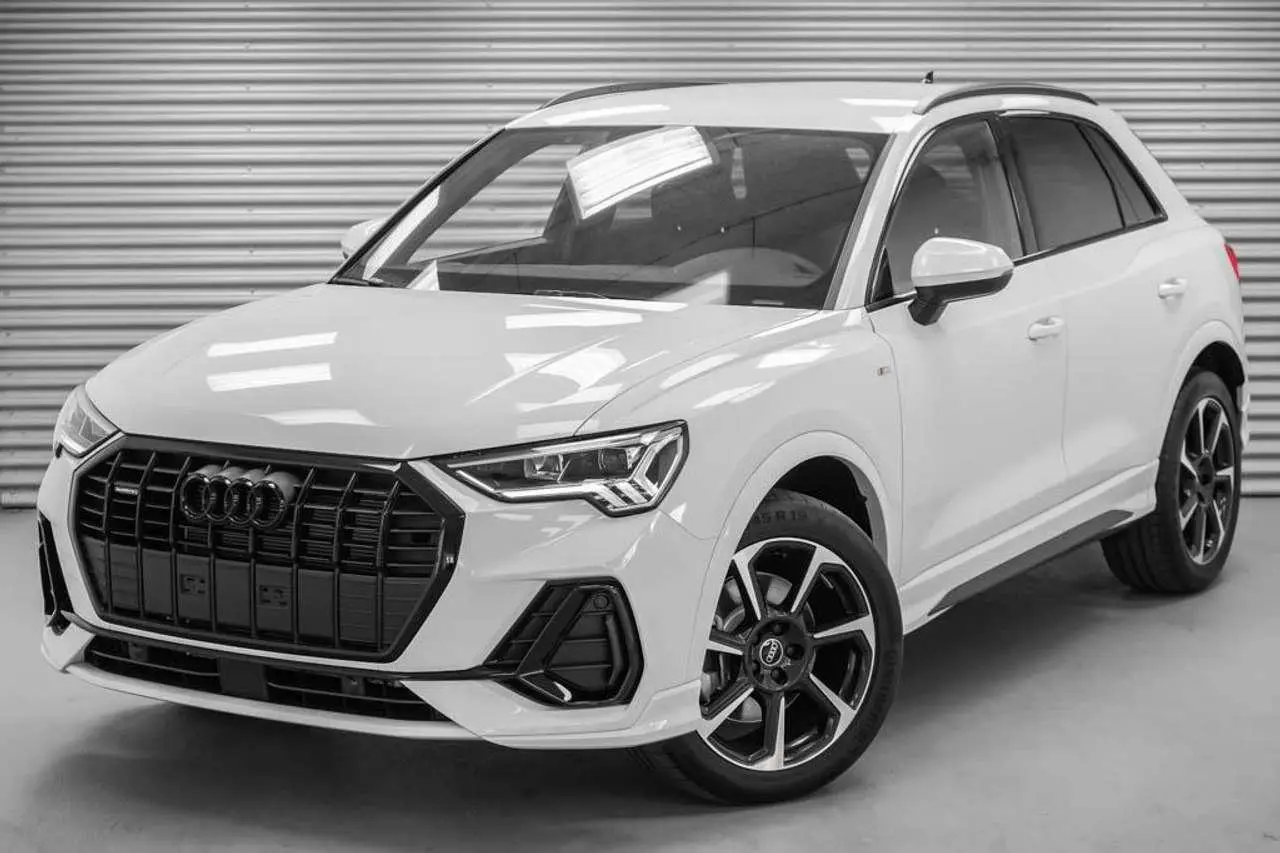 Photo 1 : Audi Q3 2024 Diesel