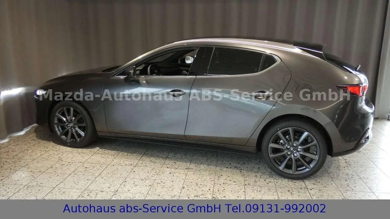 Photo 1 : Mazda 3 2023 Petrol