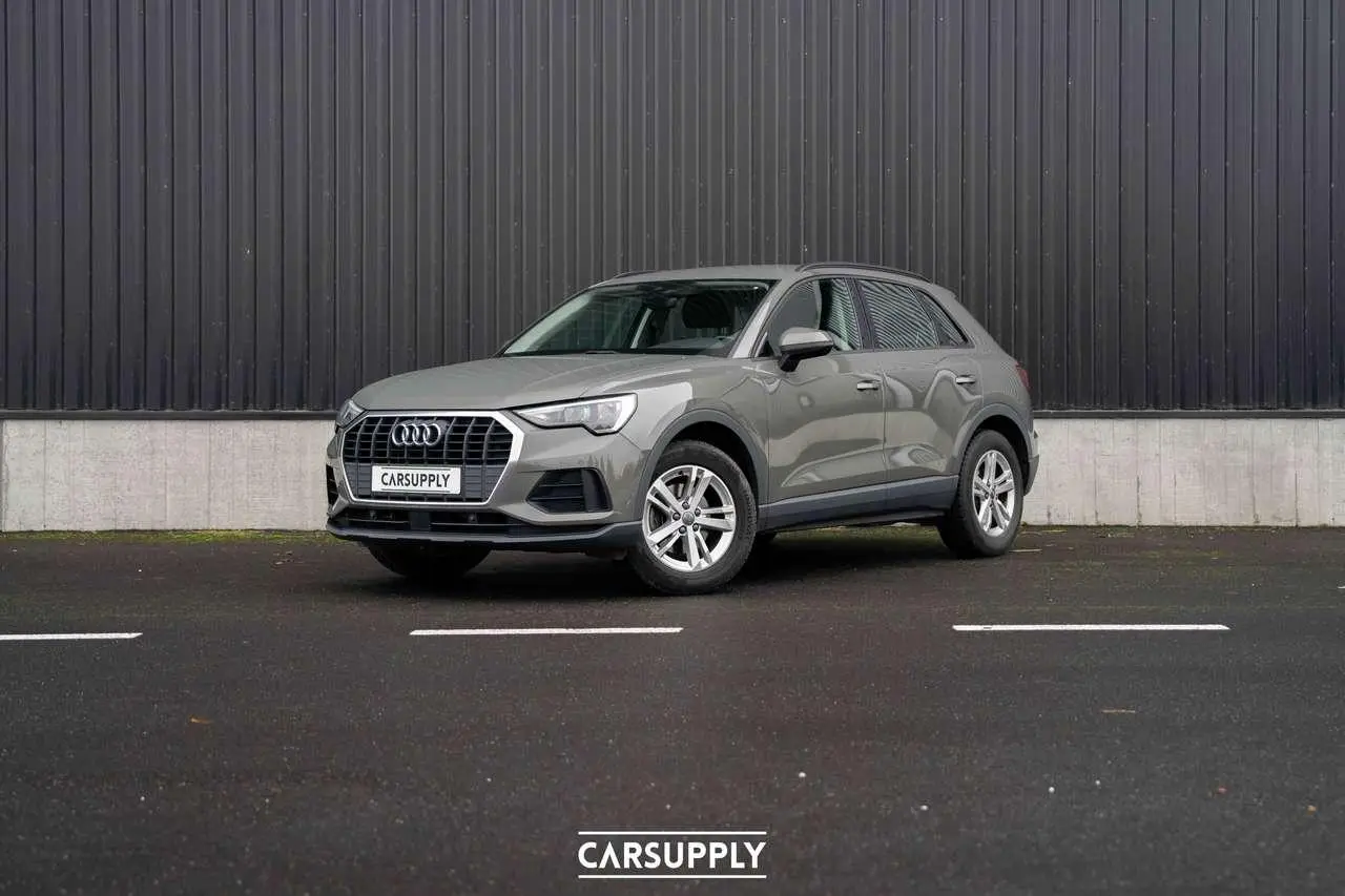 Photo 1 : Audi Q3 2019 Petrol