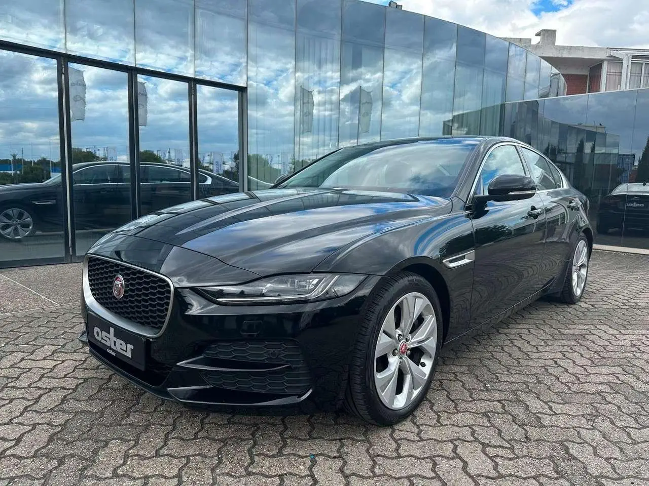 Photo 1 : Jaguar Xe 2020 Diesel