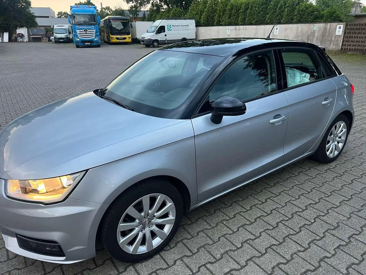 Photo 1 : Audi A1 2017 Essence