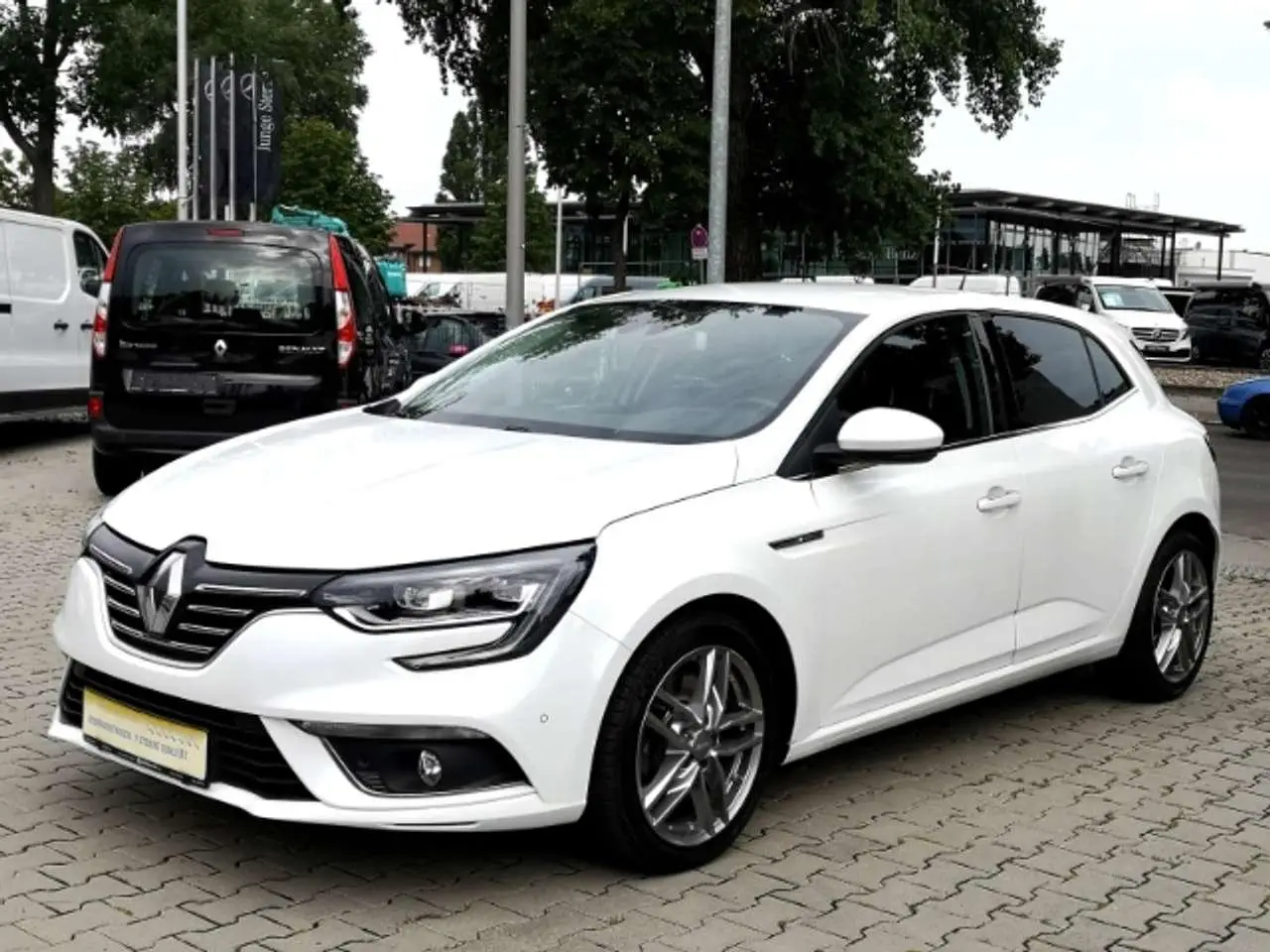 Photo 1 : Renault Megane 2018 Petrol