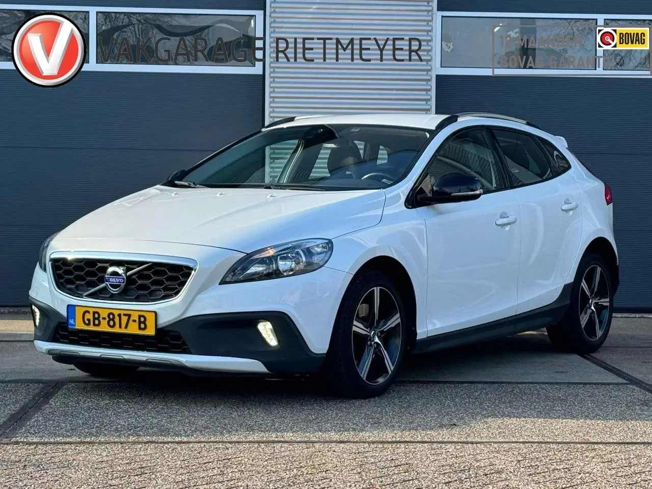 Photo 1 : Volvo V40 2015 Petrol