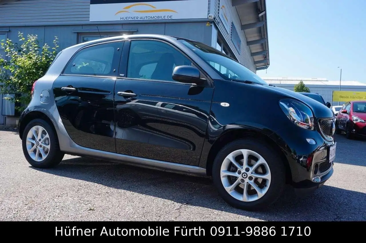 Photo 1 : Smart Forfour 2017 Petrol