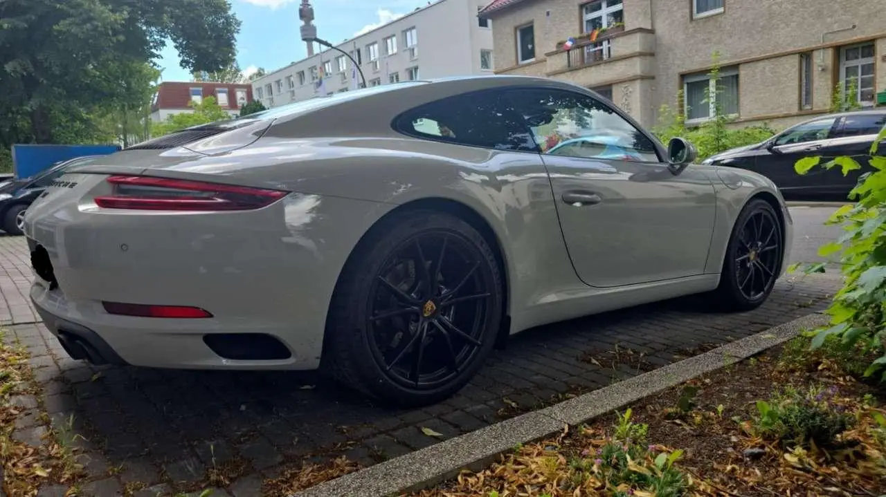 Photo 1 : Porsche 991 2018 Petrol