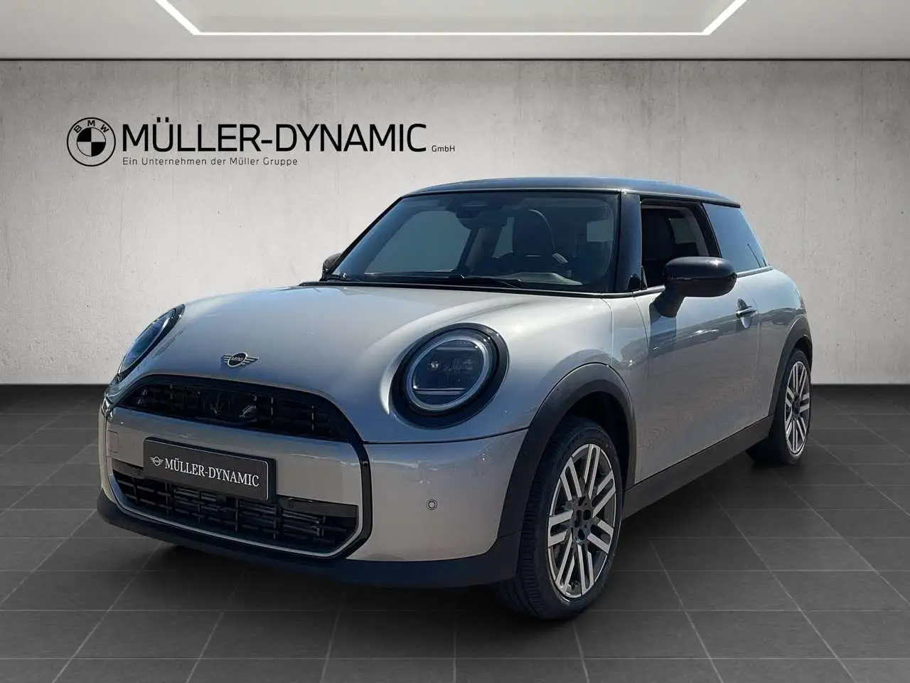 Photo 1 : Mini Cooper 2024 Petrol