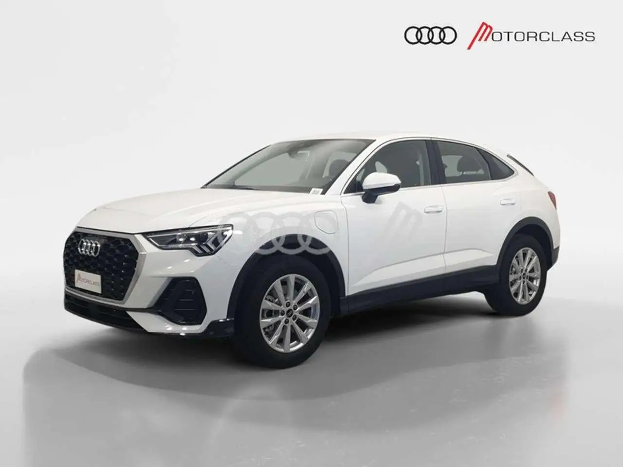 Photo 1 : Audi Q3 2024 Hybrid