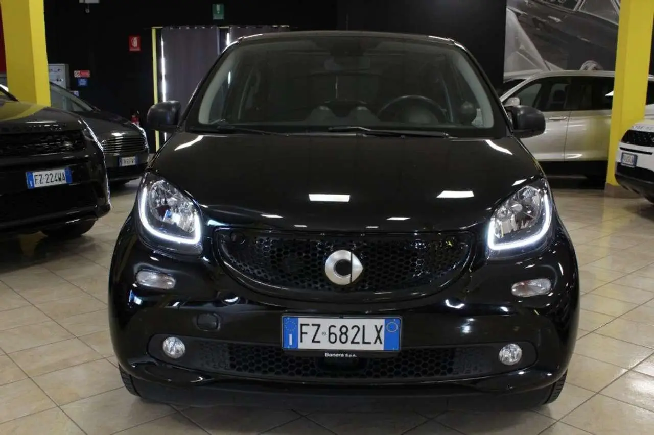 Photo 1 : Smart Forfour 2019 Petrol