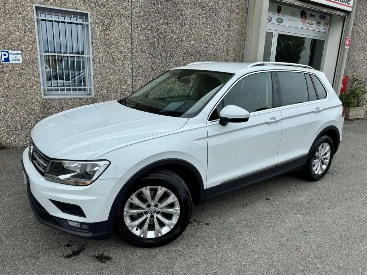 Photo 1 : Volkswagen Tiguan 2020 Essence