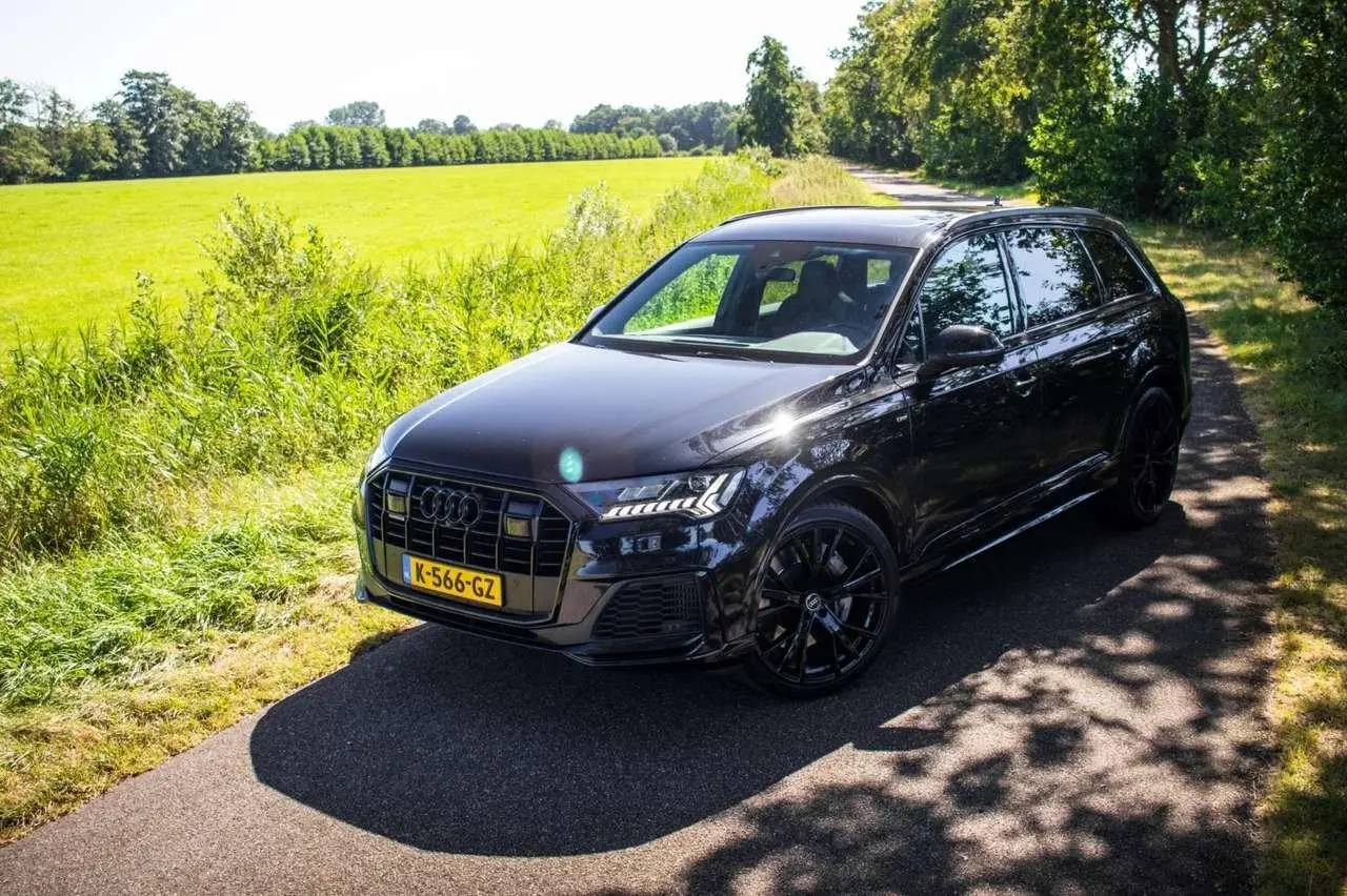 Photo 1 : Audi Q7 2021 Hybride