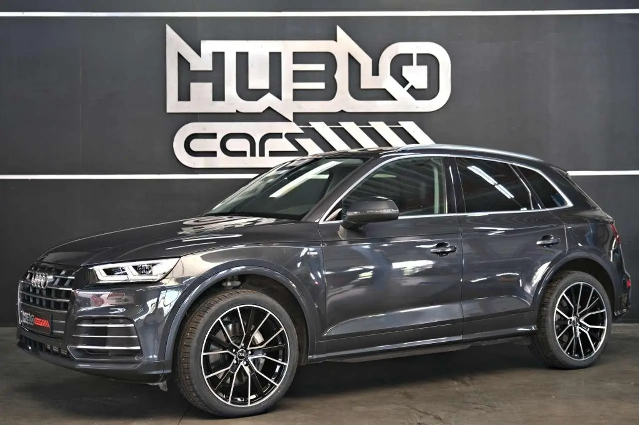 Photo 1 : Audi Q5 2021 Hybrid