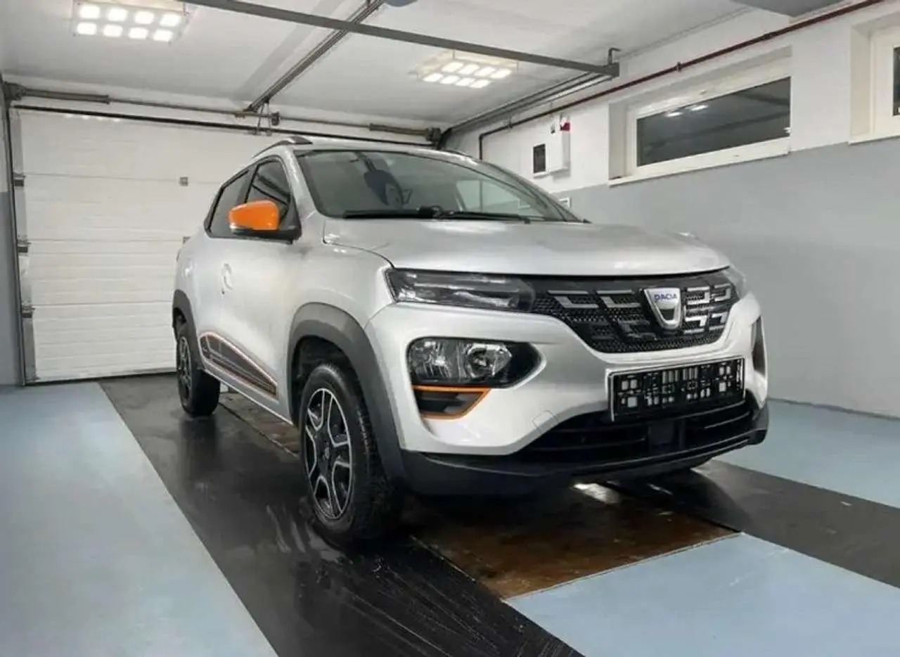 Photo 1 : Dacia Spring 2021 Electric