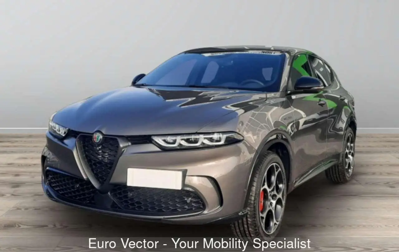 Photo 1 : Alfa Romeo Tonale 2023 Hybrid