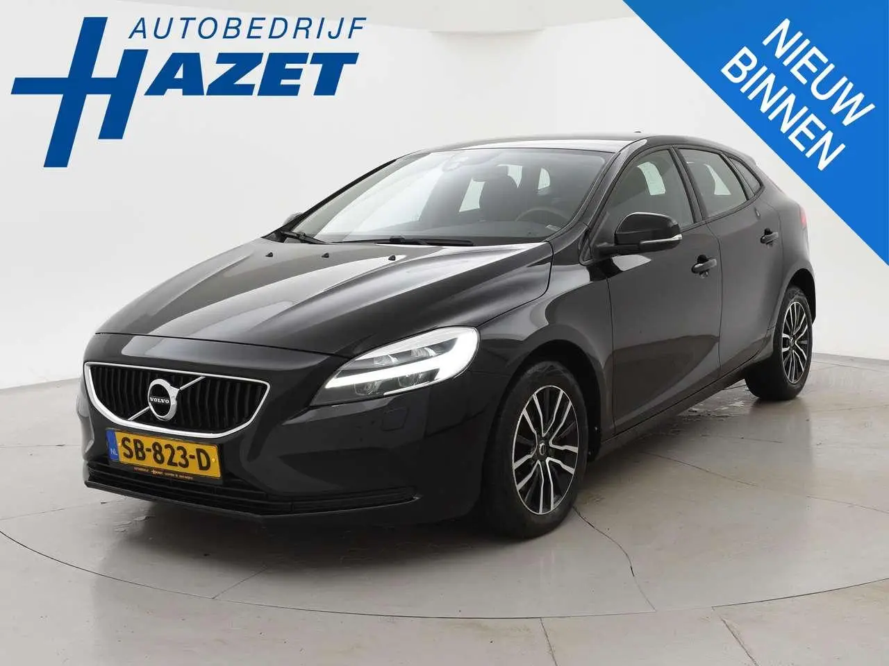 Photo 1 : Volvo V40 2018 Petrol