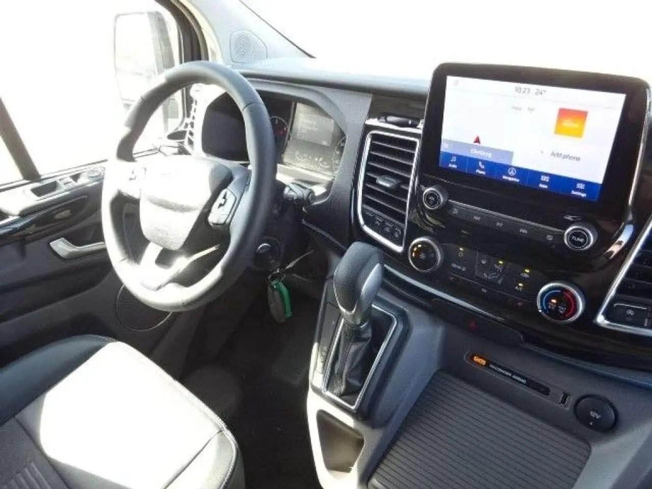 Photo 1 : Ford Tourneo 2023 Hybrid