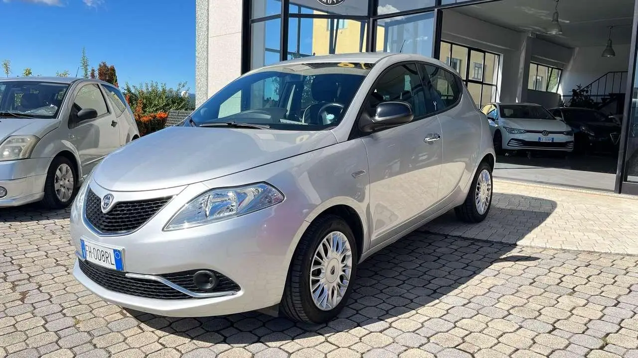 Photo 1 : Lancia Ypsilon 2017 Petrol