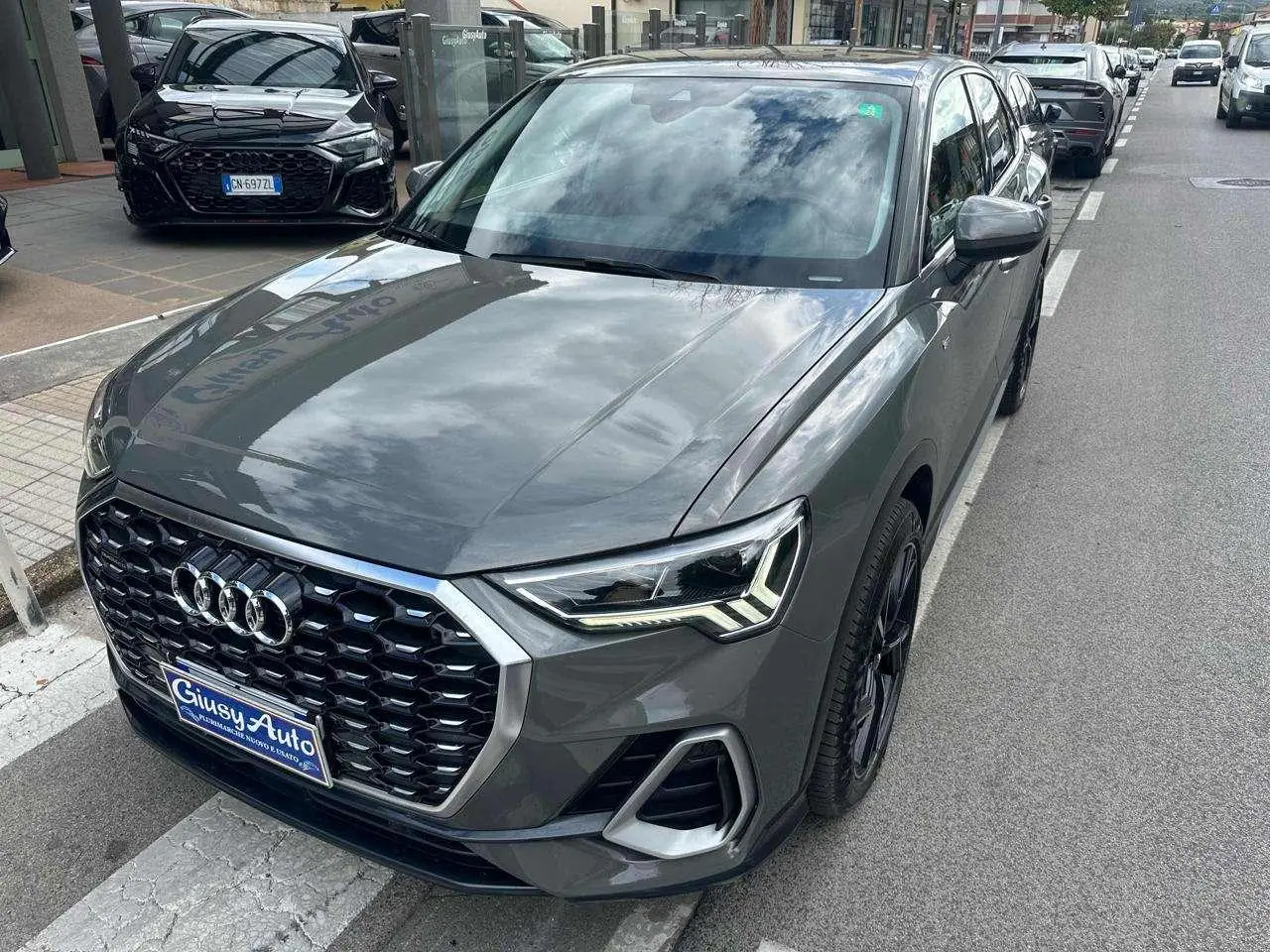 Photo 1 : Audi Q3 2019 Diesel