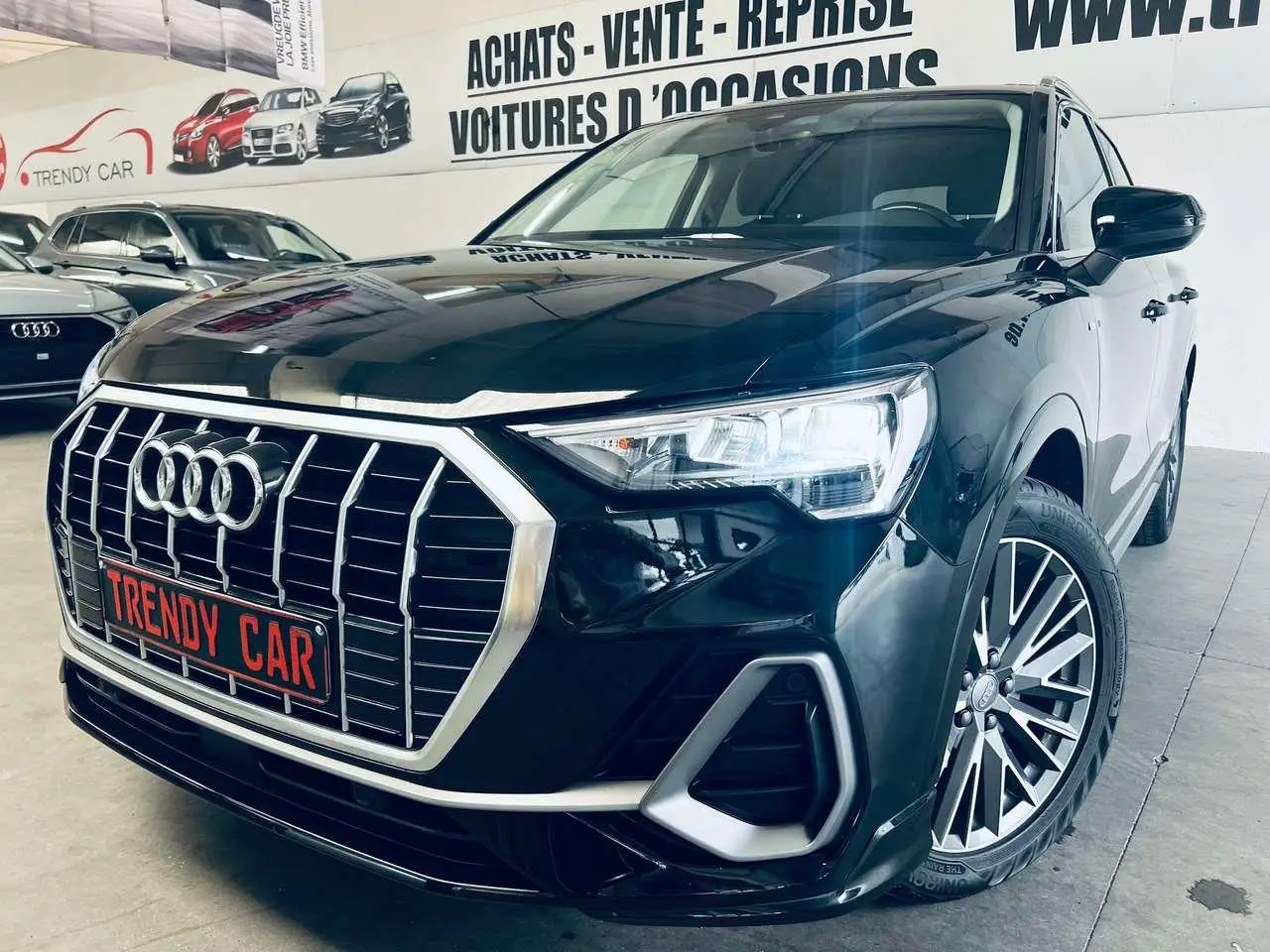 Photo 1 : Audi Q3 2019 Petrol