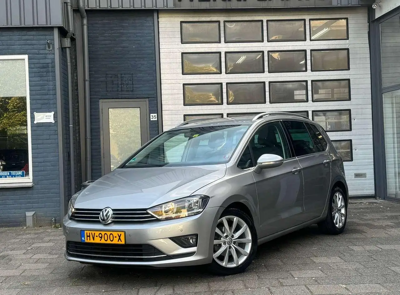 Photo 1 : Volkswagen Golf 2016 Petrol