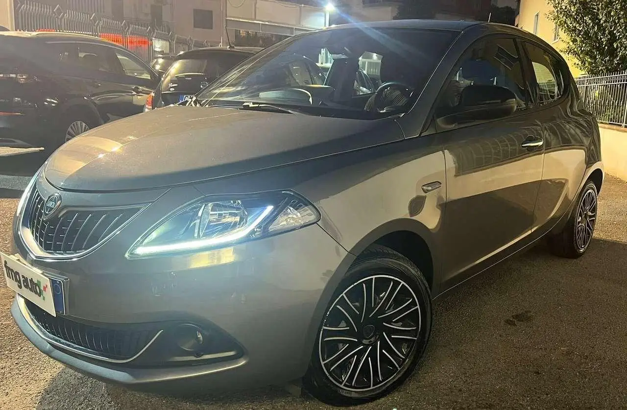 Photo 1 : Lancia Ypsilon 2022 Hybride