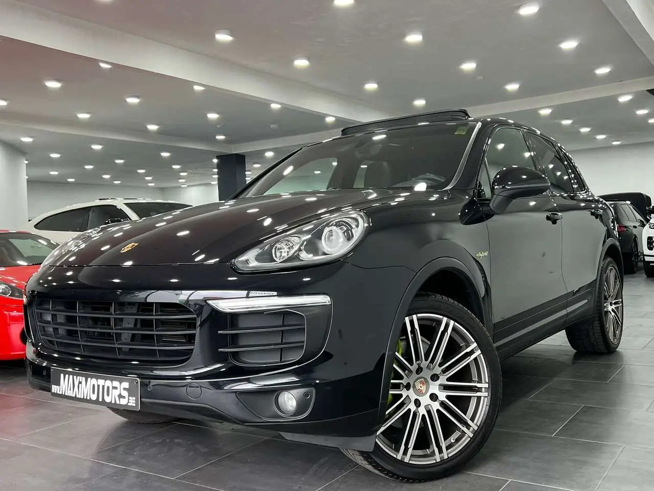 Photo 1 : Porsche Cayenne 2016 Hybride