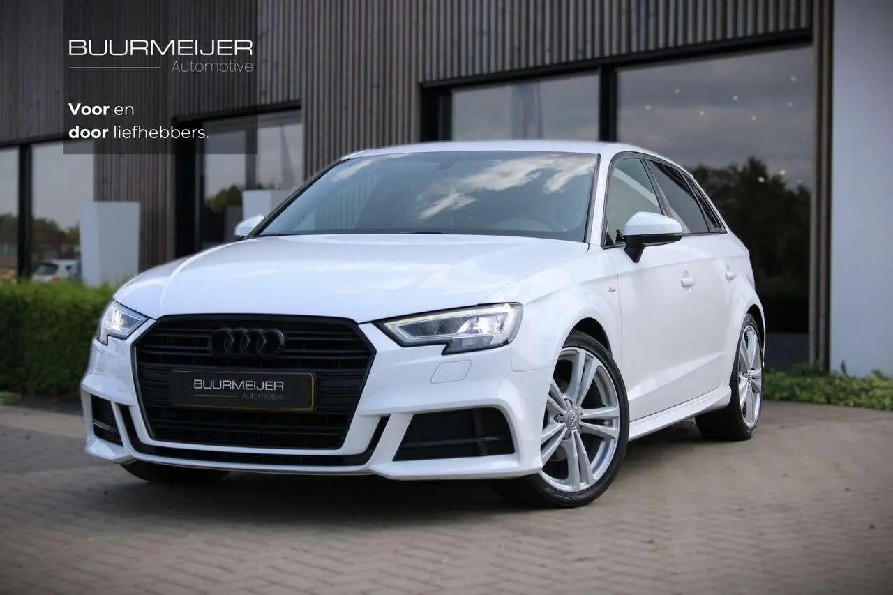 Photo 1 : Audi A3 2019 Essence