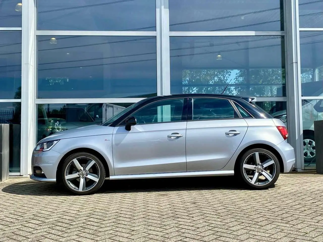 Photo 1 : Audi A1 2016 Essence