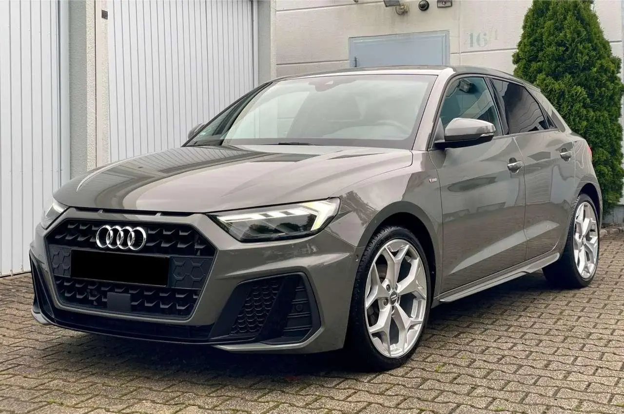 Photo 1 : Audi A1 2019 Essence