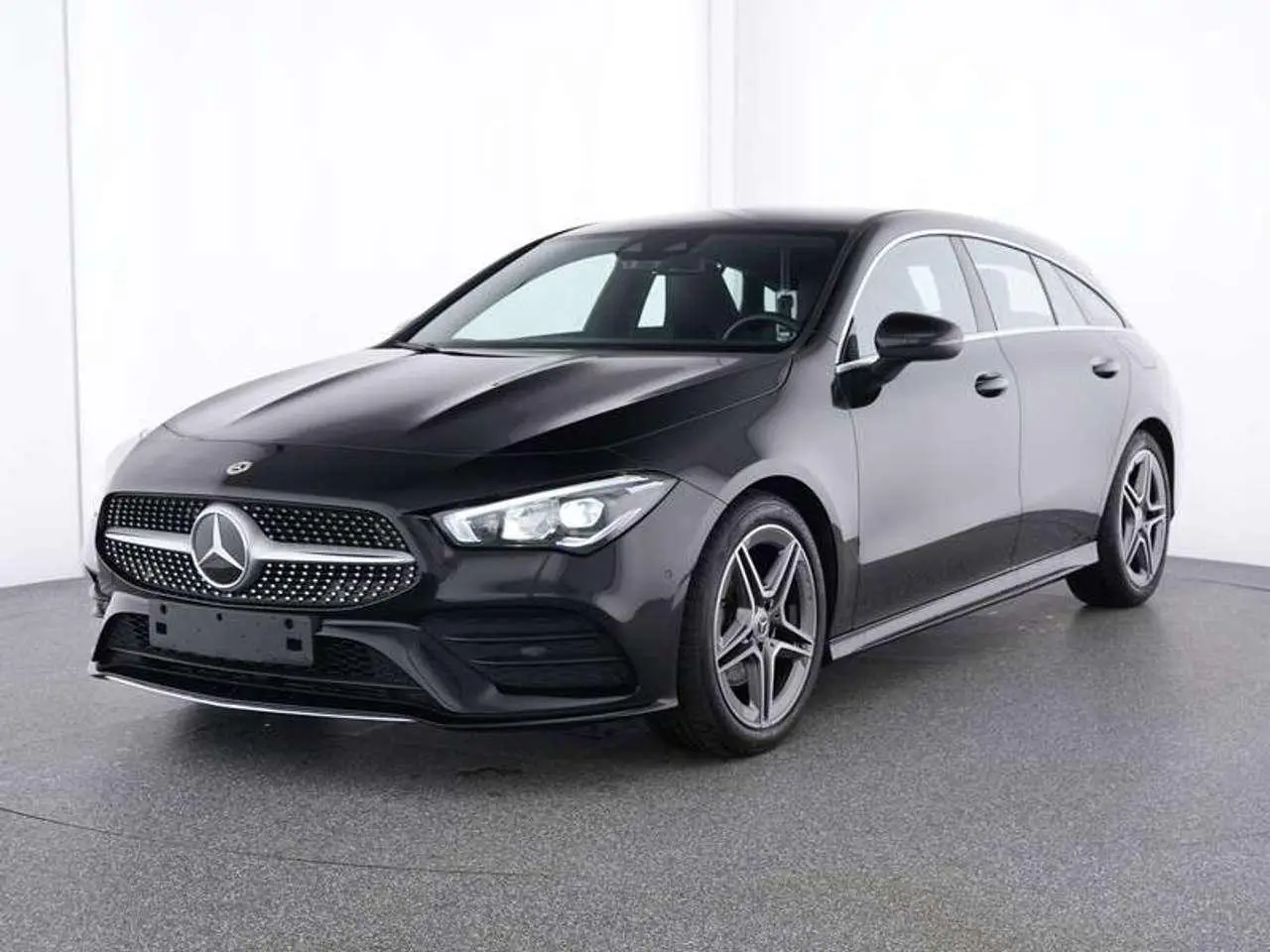 Photo 1 : Mercedes-benz Classe Cla 2023 Essence