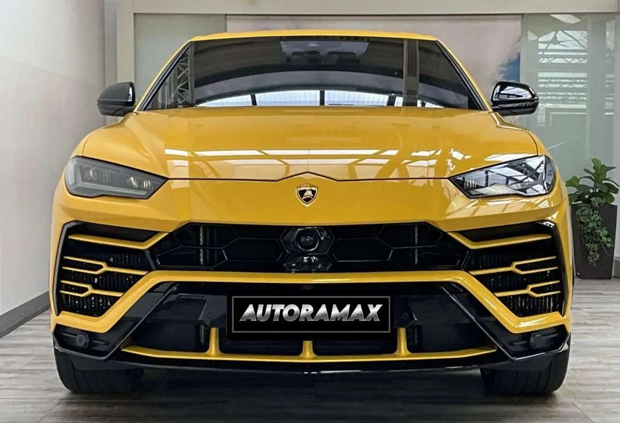 Photo 1 : Lamborghini Urus 2019 Petrol