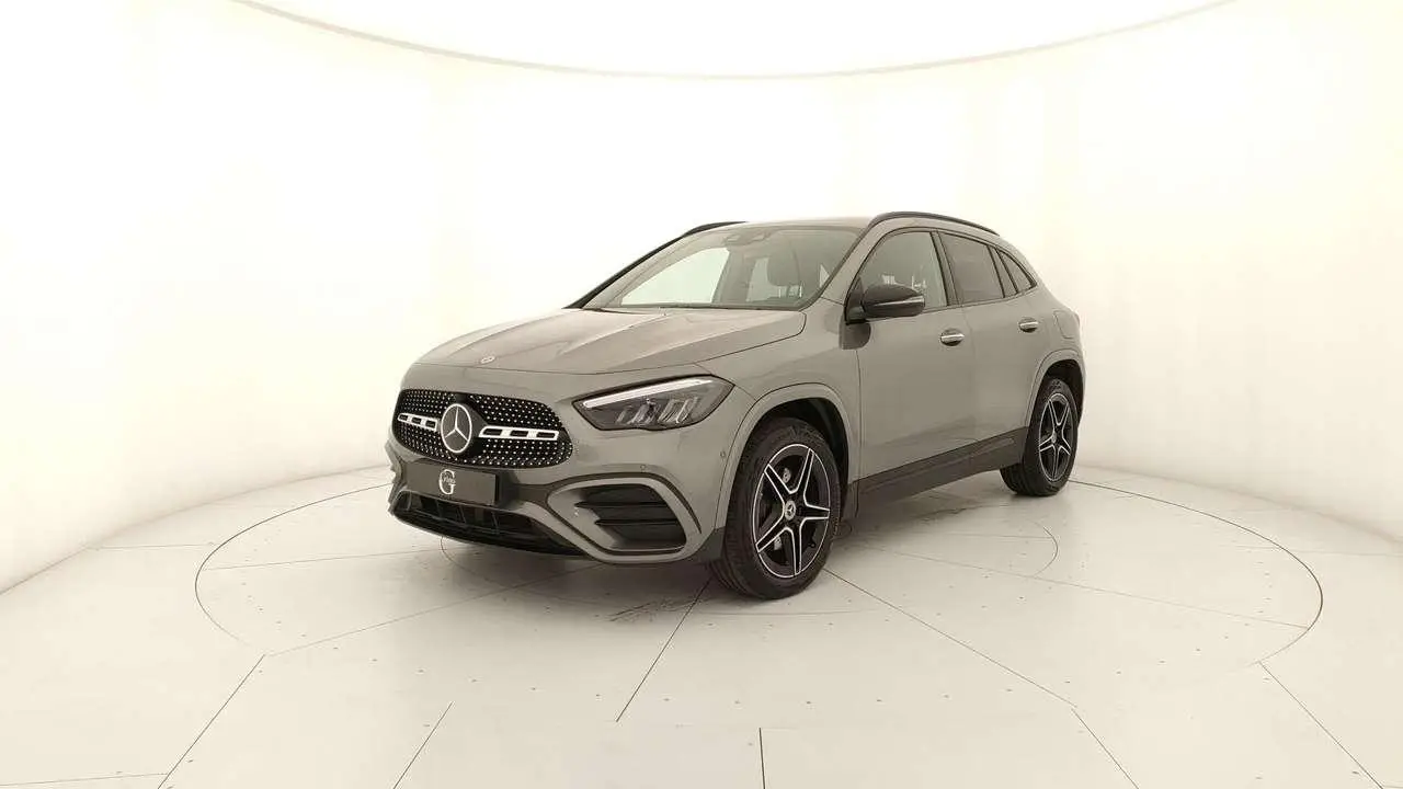 Photo 1 : Mercedes-benz Classe Gla 2023 Hybrid