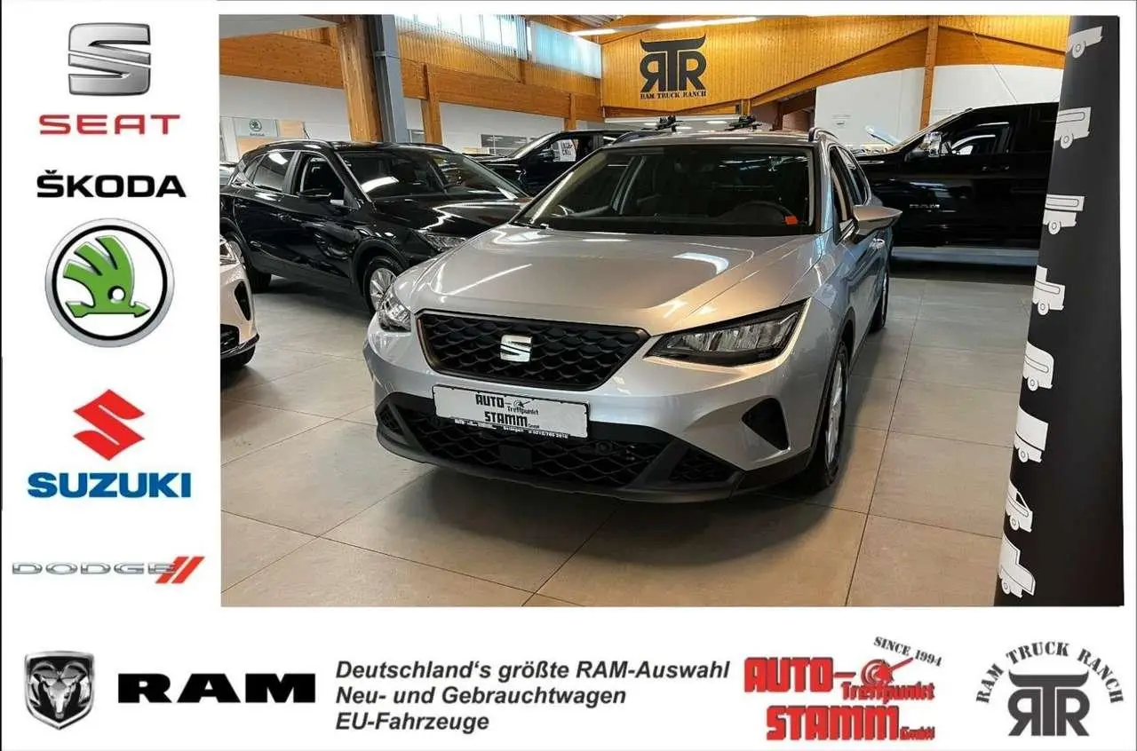 Photo 1 : Seat Arona 2024 Essence