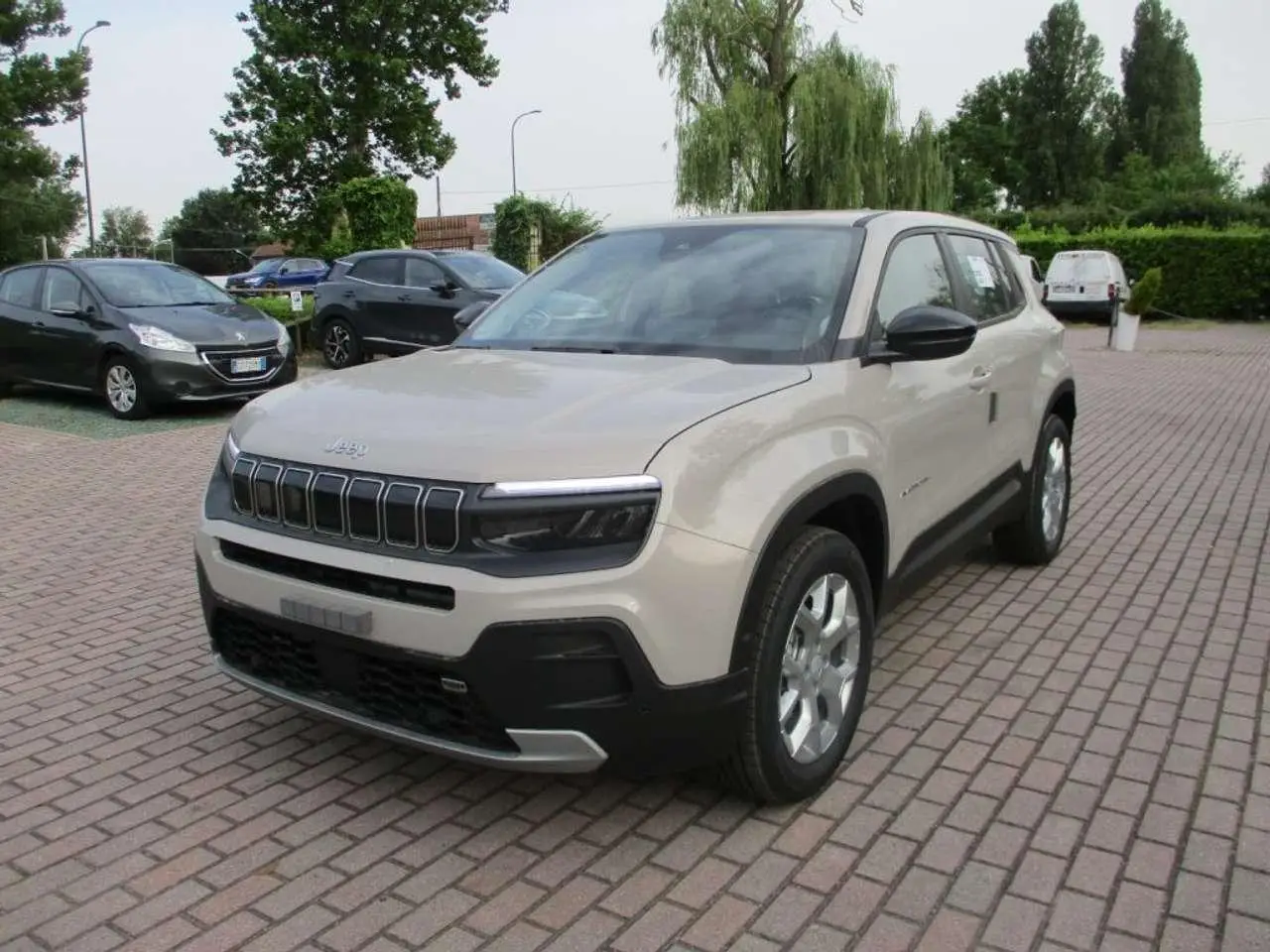 Photo 1 : Jeep Avenger 2024 Petrol