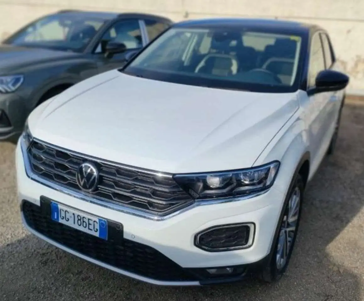 Photo 1 : Volkswagen T-roc 2021 Essence