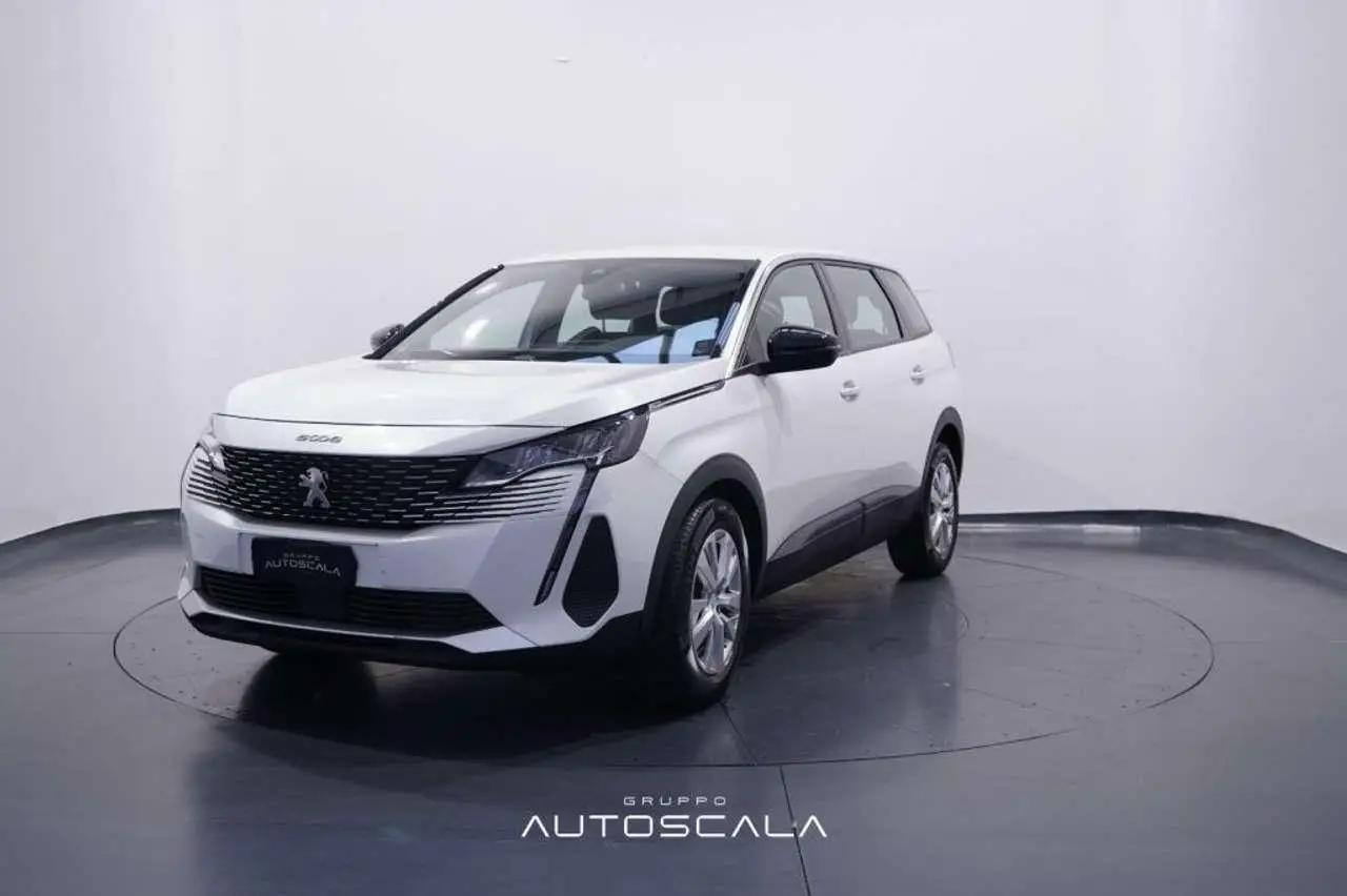 Photo 1 : Peugeot 5008 2023 Petrol