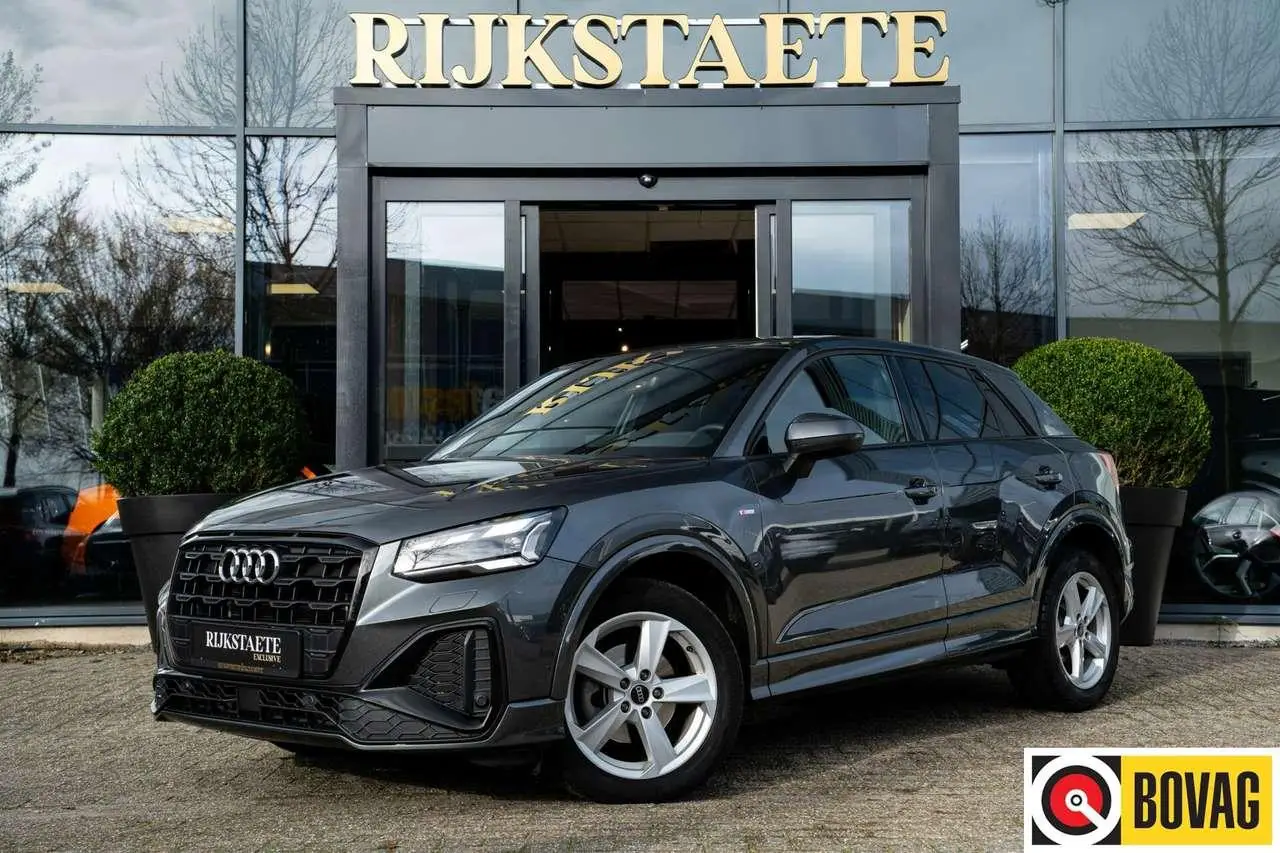 Photo 1 : Audi Q2 2023 Petrol