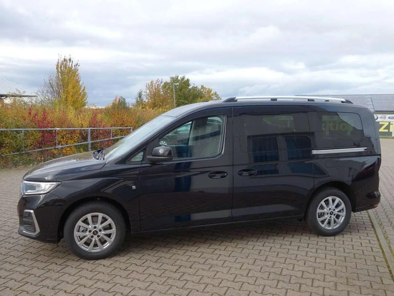 Photo 1 : Ford Tourneo 2023 Essence