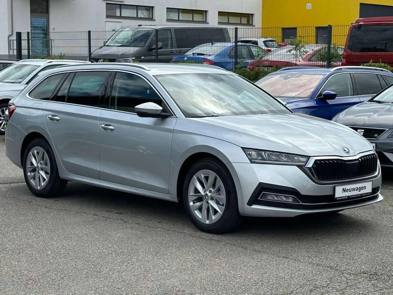 Photo 1 : Skoda Octavia 2024 Petrol