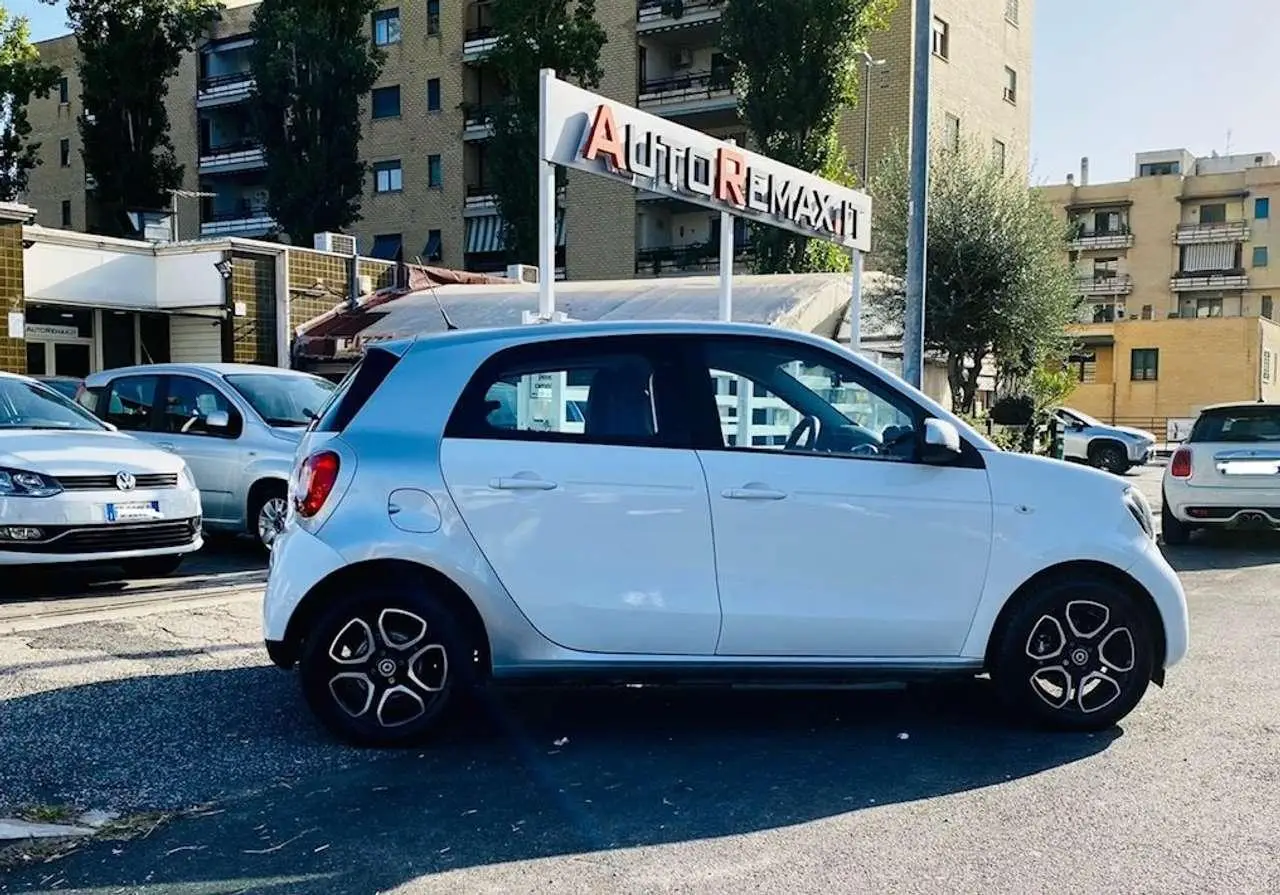 Photo 1 : Smart Forfour 2019 Essence