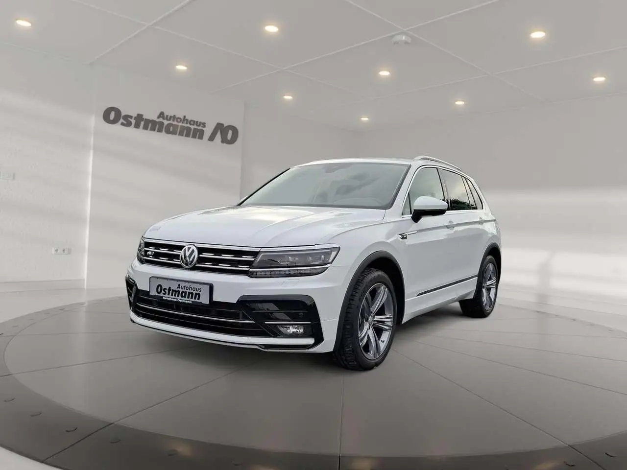 Photo 1 : Volkswagen Tiguan 2020 Essence