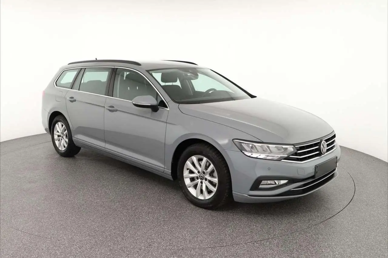 Photo 1 : Volkswagen Passat 2022 Essence