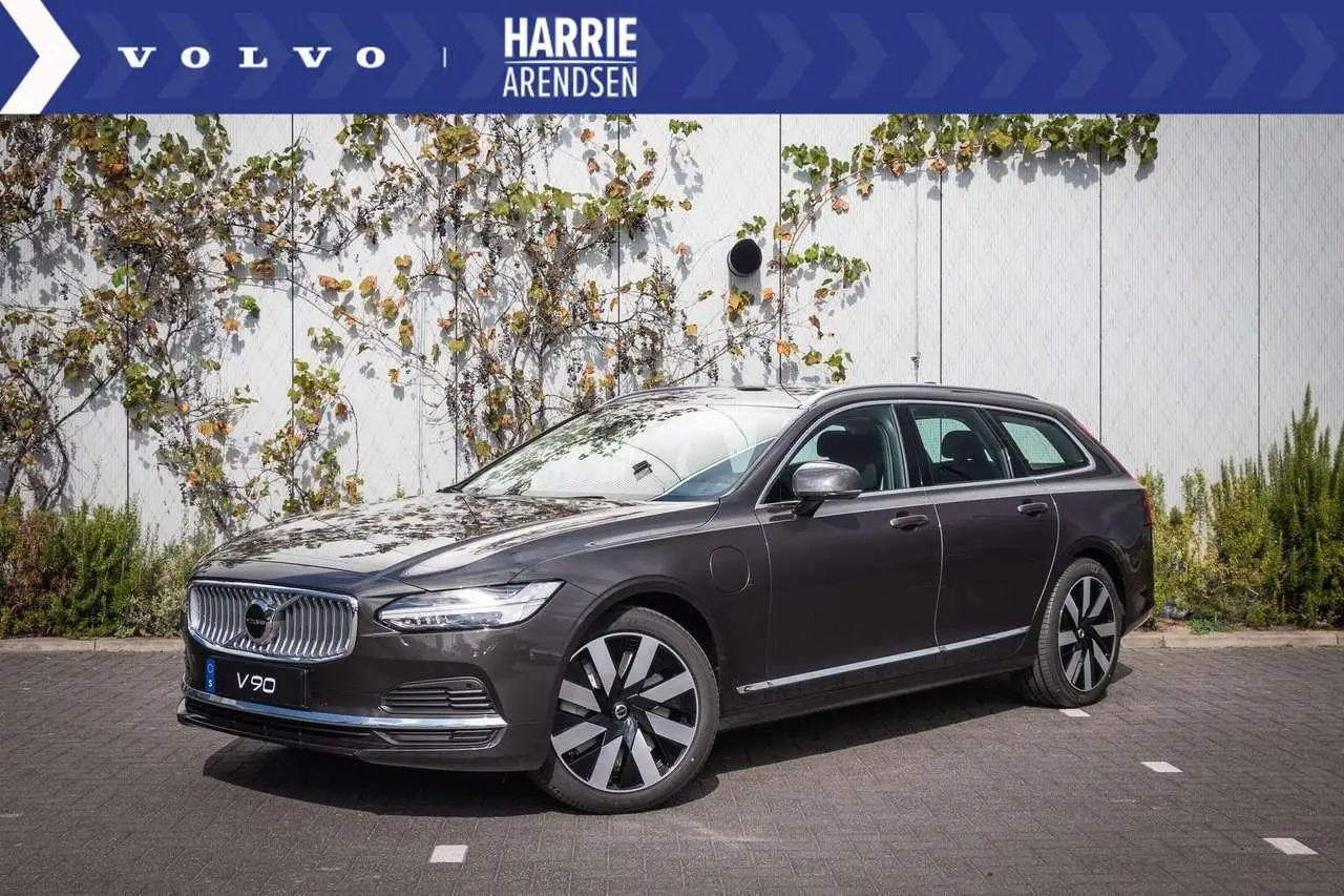 Photo 1 : Volvo V90 2024 Petrol