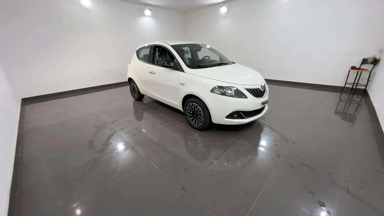 Photo 1 : Lancia Ypsilon 2024 LPG