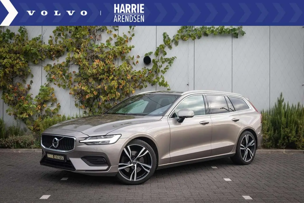 Photo 1 : Volvo V60 2020 Petrol