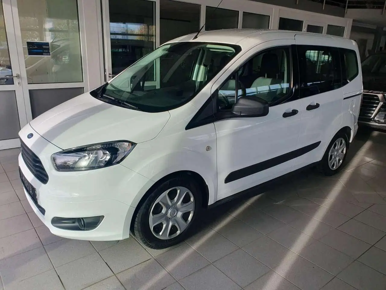 Photo 1 : Ford Tourneo 2020 Diesel