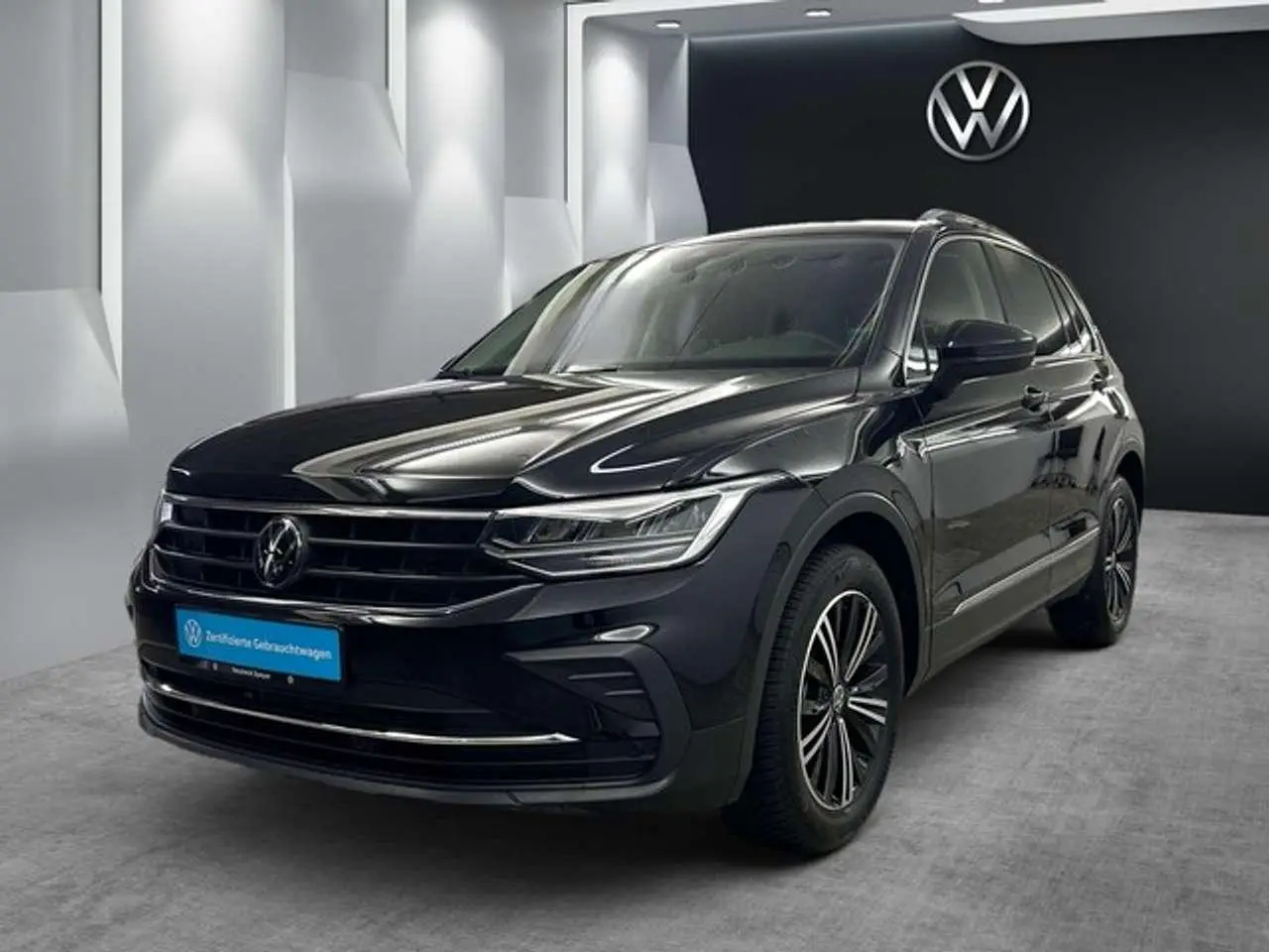 Photo 1 : Volkswagen Tiguan 2023 Petrol